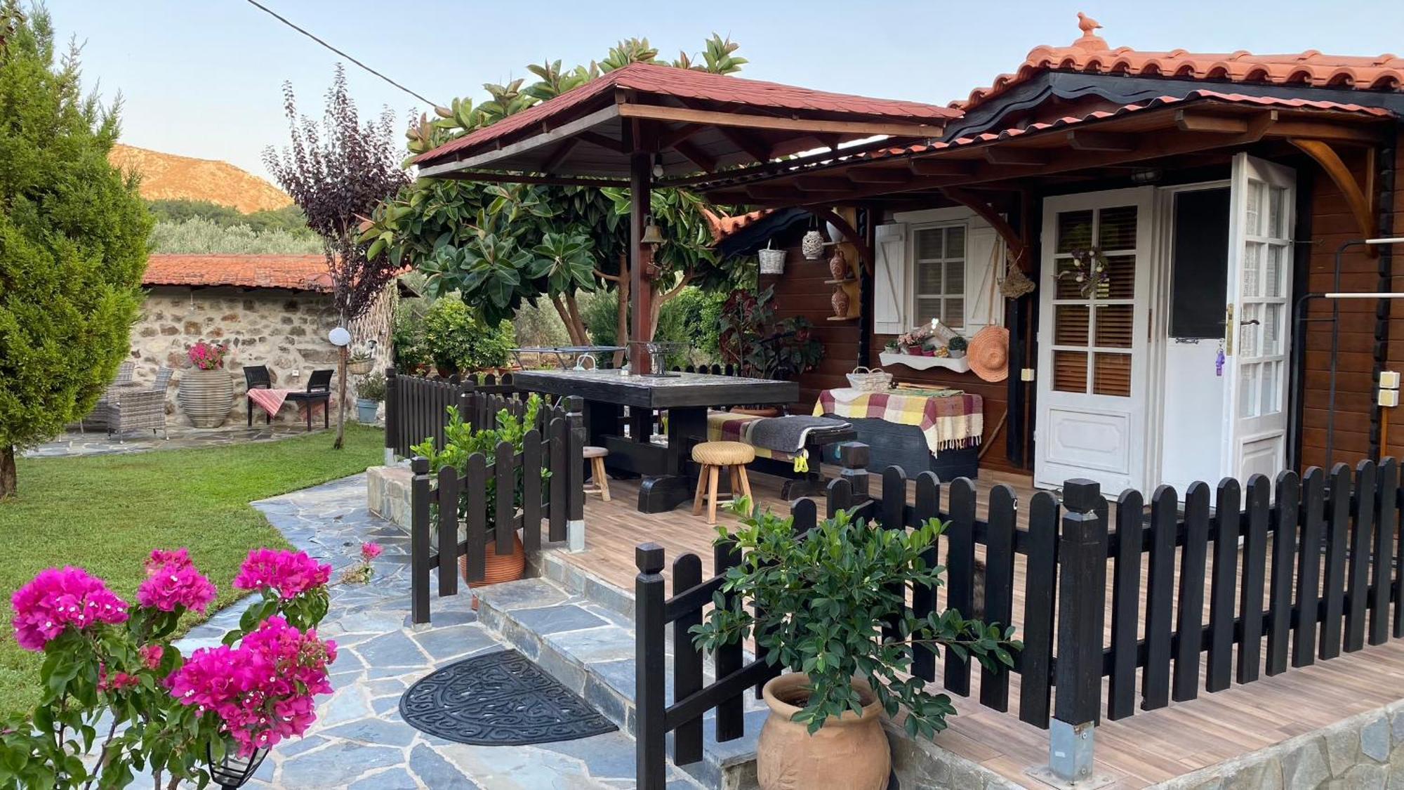 A Wooden House In Holiday home Kardamyla